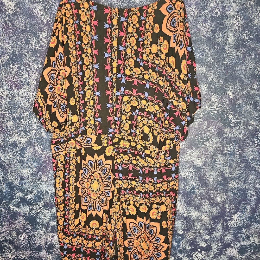 Plus size patterned jumpsuit - Picture 3 of 3